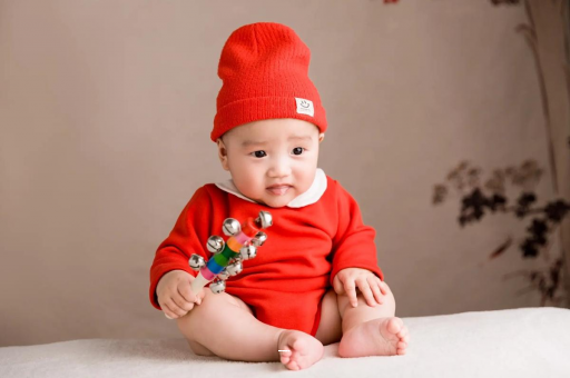 苍南宝宝几个月戴银手镯好 苍南宝宝几个月戴银手镯好